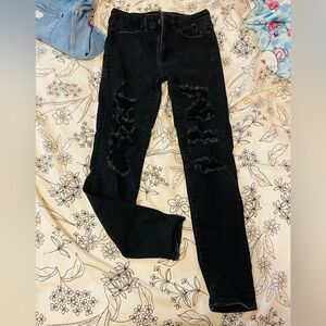 American eagle size 8 skinny jeans ripped